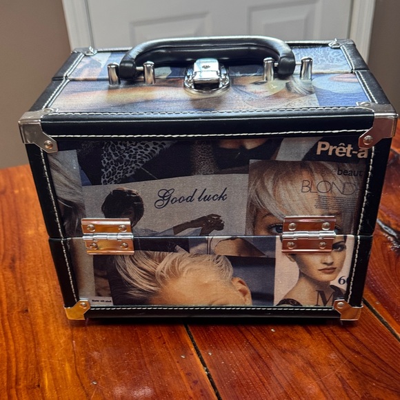 Caboodles Handbags - Caboodles Black and Blue Cosmetic Case